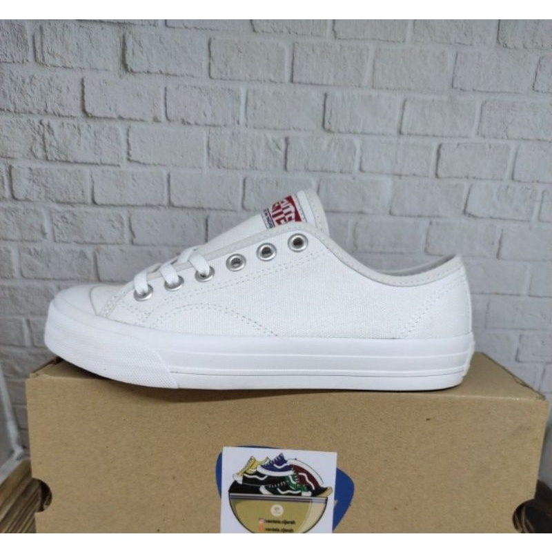 Baru Sneaker putih original by Ventela