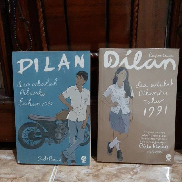 (Preloved) bundling novel dilan 1990 & 1991