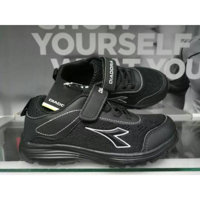 Sepatu Anak Original Diadora Kids Hitam Polos