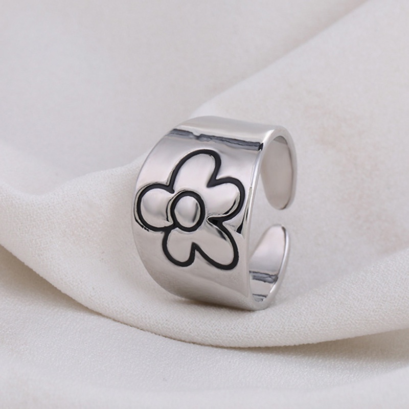 Cincin Model Terbuka Desain Bunga Daisy Kecil Gaya Simple Kreatif Untuk Wanita