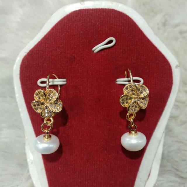 Giwang mutiara asli lombok