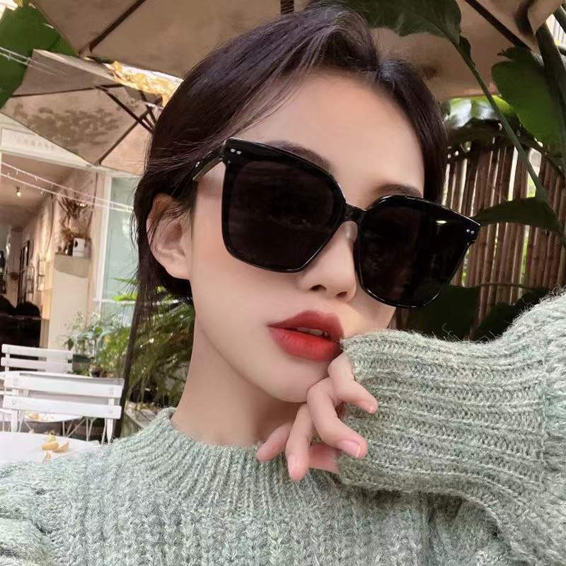 Kacamata Kotak Hitam Korean Fashion Sunglassess Wanita/Pria