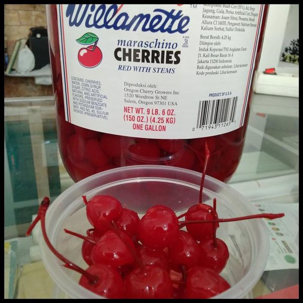 

CHERRY TANGKAI (SATUAN)