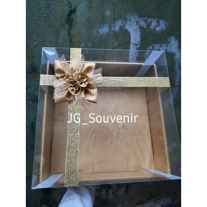 

Kotak Hantaran Seserahan Mika Tempat Kue warna gold