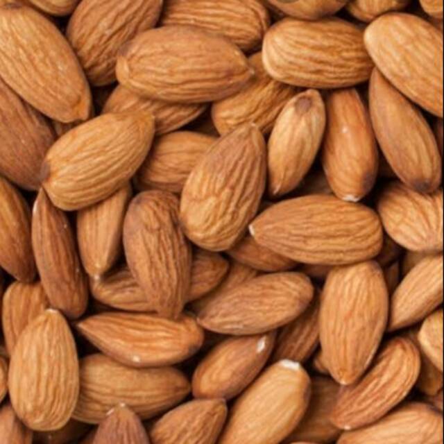

Kacang Almond Utuh 100 gr