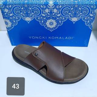  WAJIB TANYA STOK Sandal  selop  pria yongki  komaladi size 