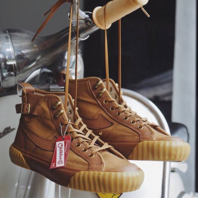 Sepatu compass x oldblue