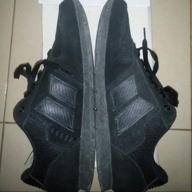 Macbeth Fischer Black/Black