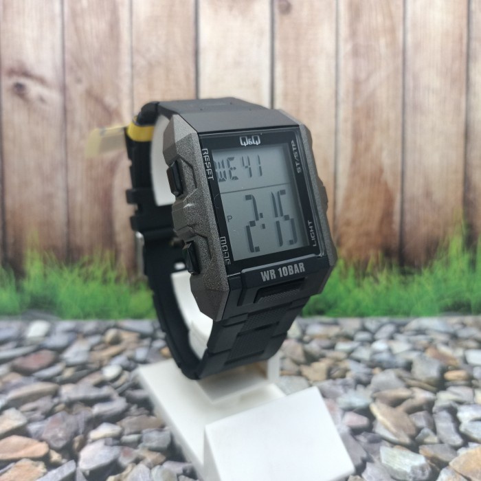 COD Jam Tangan Pria Q&Q QnQ QQ Digital Tali Karet Hitam M200J003Y GARANSI KEREN KADO Original TERBAR