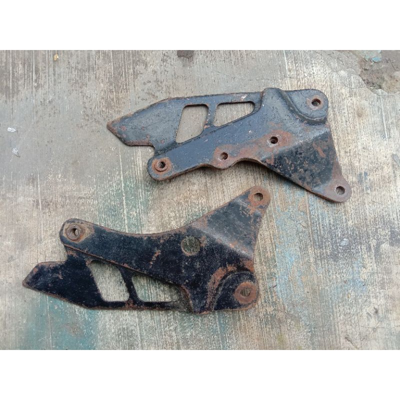 Postep Footstep Belakang Suzuki Crystal Tune Original