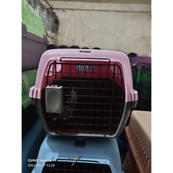 PET CARGO KANDANG KUCING / PET Carrier 48x32x35 CM-Pink hitam