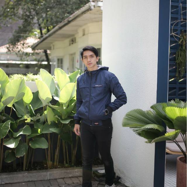 Jaket pria warna navy