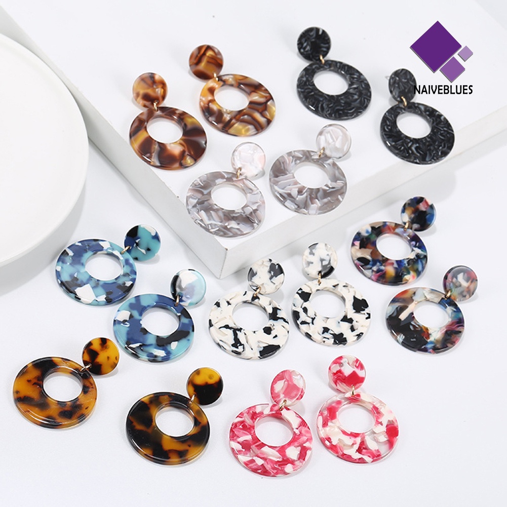 Anting Stud Bentuk Bulat Geometris Model Hollow Gaya Vintage Untuk Wanita