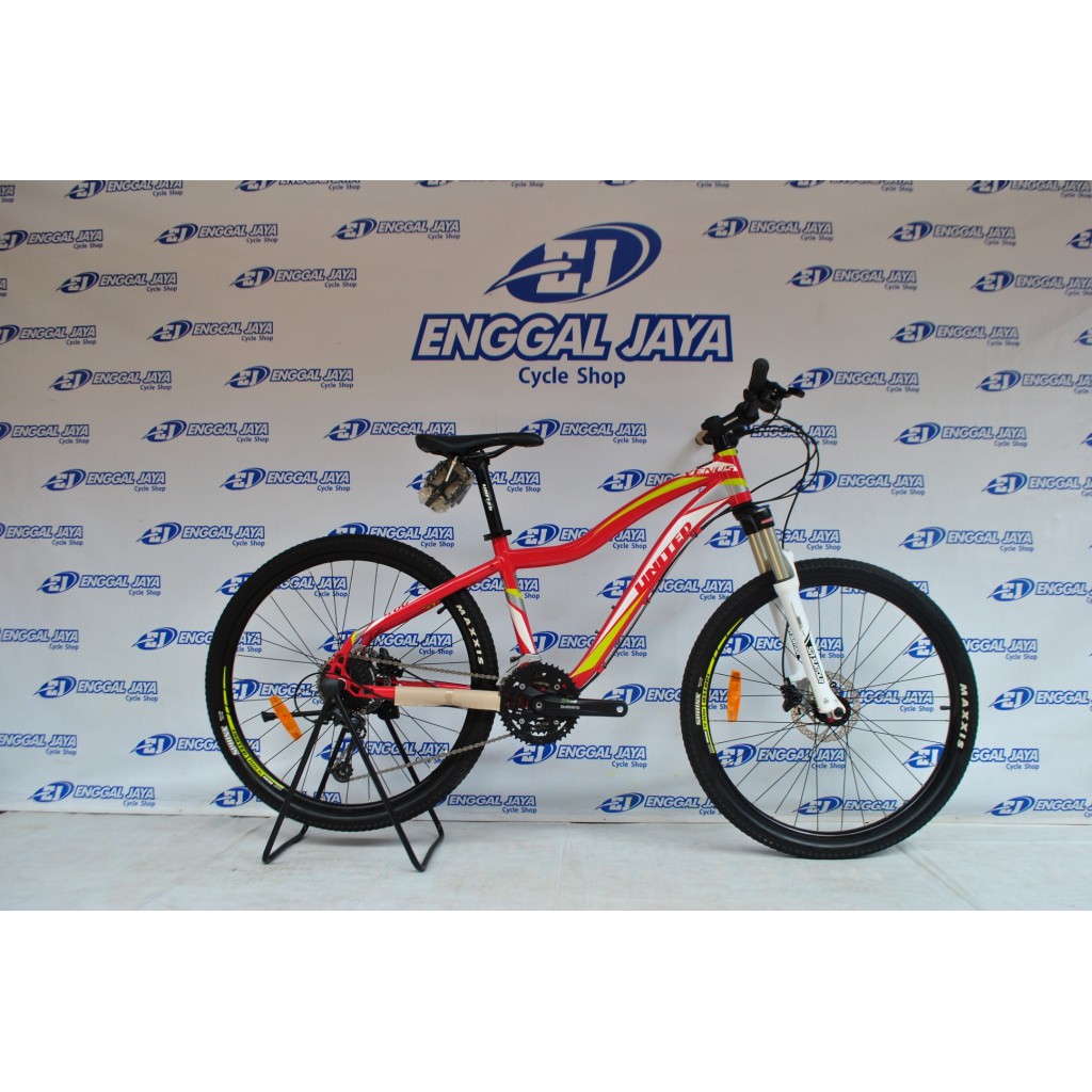Sepeda MTB United Venus 5.00 Lady 26 Inch Hydraulic Disc Brake SR Suntour Raidon Air Suspension Deor