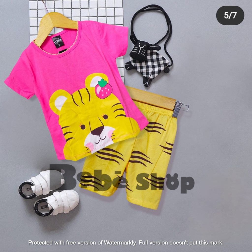 Setelan baju anak cewek motif kucing strawberry usia 1 sammpai 7 tahun