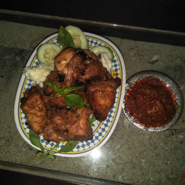 

Ayam bakar 1 ekor 65k