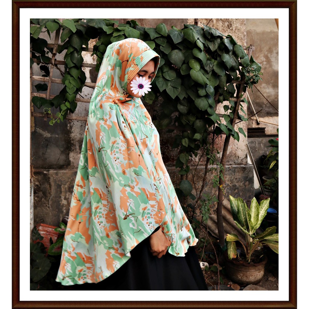 Jilbab motif instan dengan pet syari