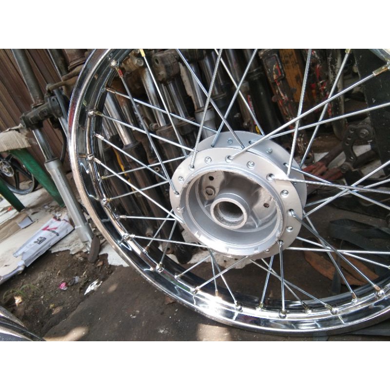 Velg Belakang Jari-jari Setandar Honda Supra x 125 Old / Revo apsoute (Original)