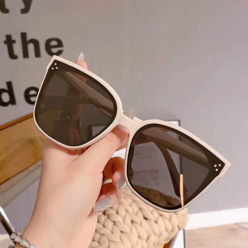 Kacamata Kotak Hitam Korean Fashion Sunglassess Wanita/Pria