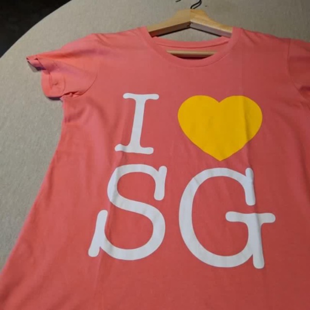 Tshirt by Giordano