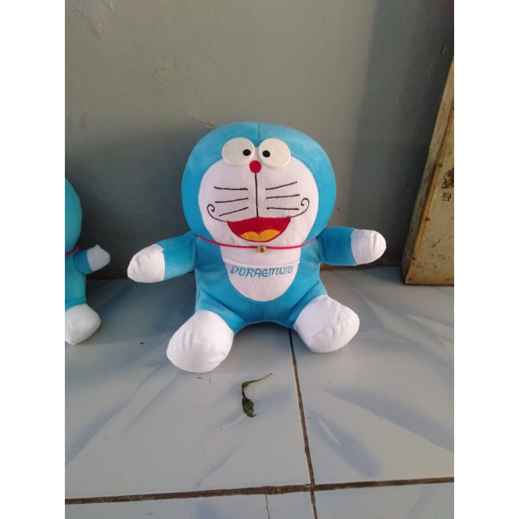 Boneka Doraemon Size L [tinggi 33cm]