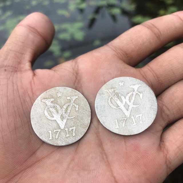 Koin Kuno VOC 1717 Silver Langka