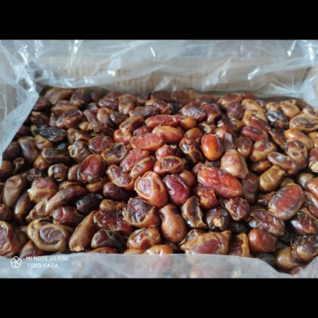 

Kurma kholas 500gr