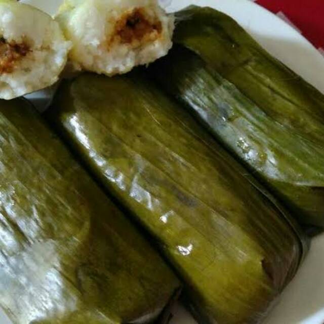 

Lontong isi