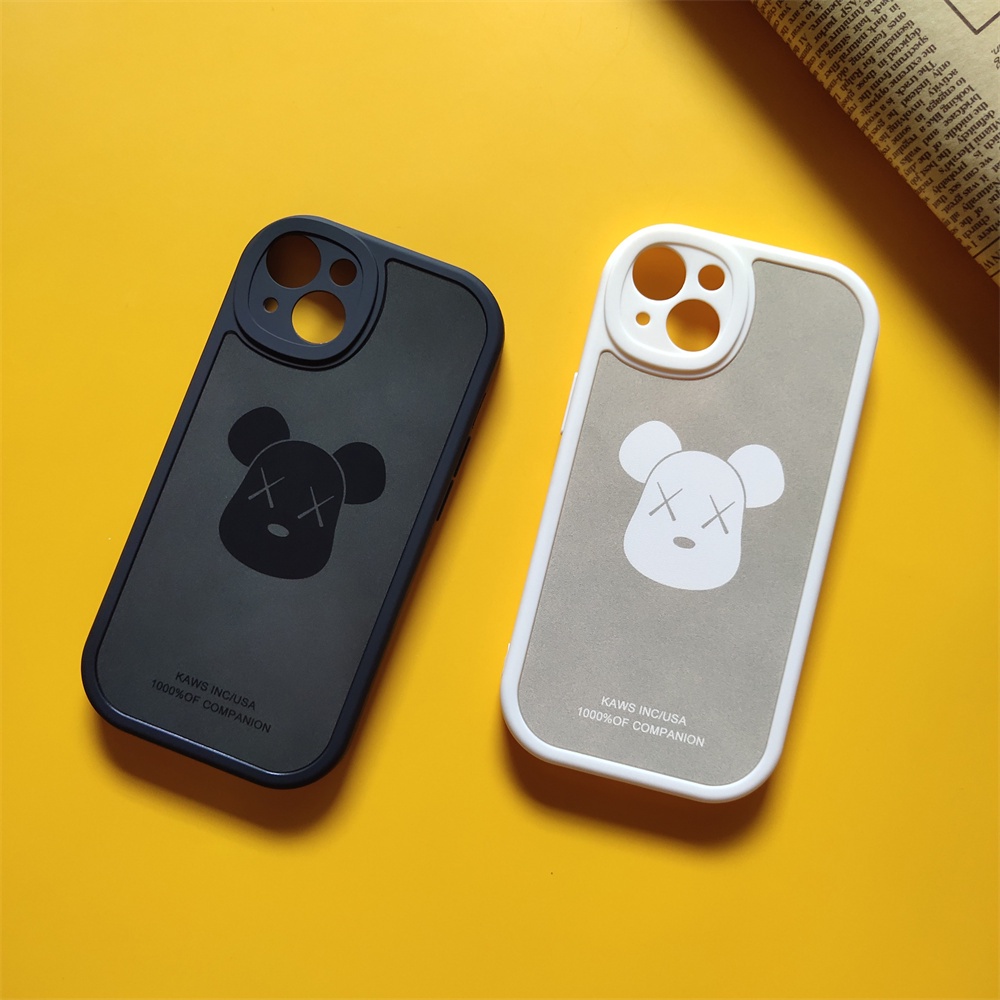 Casing Soft Case Motif Kaws Untuk iPhone 6 / 7 / 8 Plus / X / XR / Xs Max 13 / 12 / 11 Pro Max