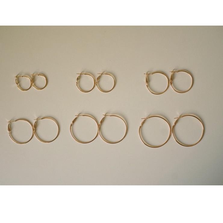 Model Cantik Gold Hoops Earring