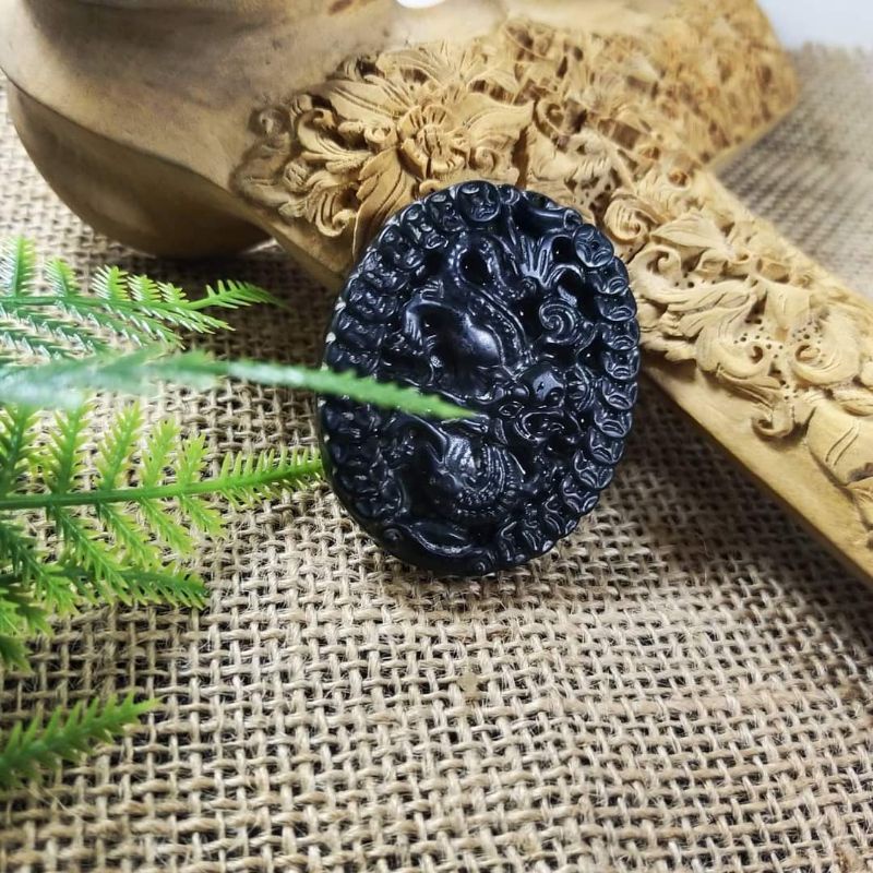 Liontin Batu Black Jade Aceh.