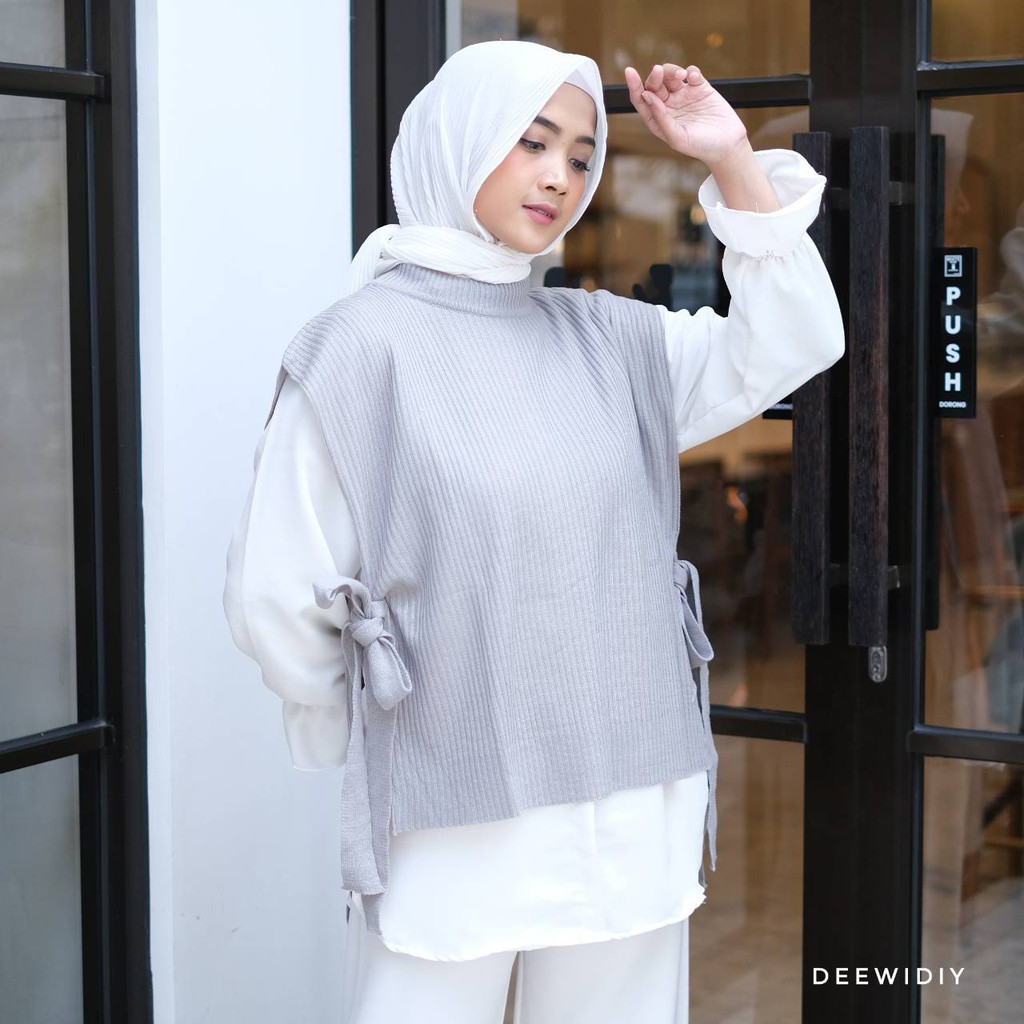 VEST ROMPI TALI RAJUT WANITA - DALMI VEST DEEWIDIY