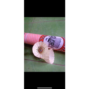 Shuttlecock Glory Merah