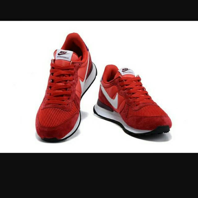 Nike Internationalist Red