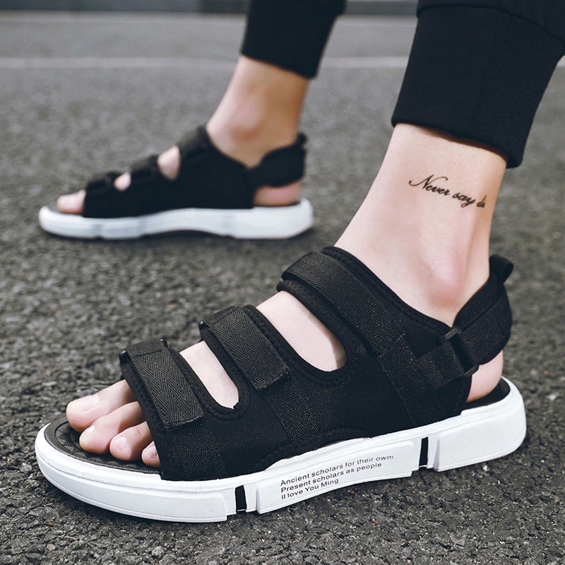 [ COD + Kirim Hari ini ] Sandal Gunung Pria/Sandal Pria/Sandal Pria Sepatu/Sandal Kasual Pria/Sandal Cowok Kekinian/Sandal pria gaya Jepang/Sandal Fashion Pria/Tali Belakang Yang Bisa Dilepas Karet Karet Impor Berkualitas Tinggi, Non-Slip, Bernapas