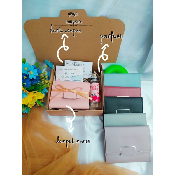 

Hampers cewek/kado cewek isi dompet dan parfum