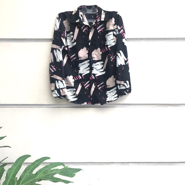 

Kemeja motif paint brush