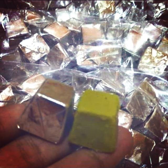 

Coklat piramid greentea mini