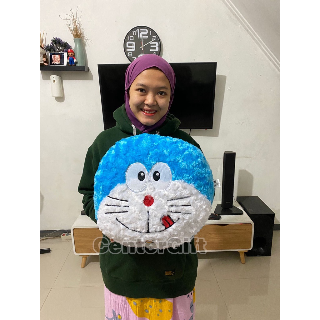 Bantal Karakter Kepala Hello Kitty Doraemon Keropi Bulat Snail 45CM