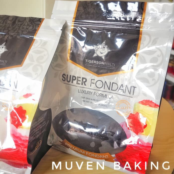 

FONDANT HITAM TIGERSON 1 KG / SUPER FONDANT BLACK BERRIES