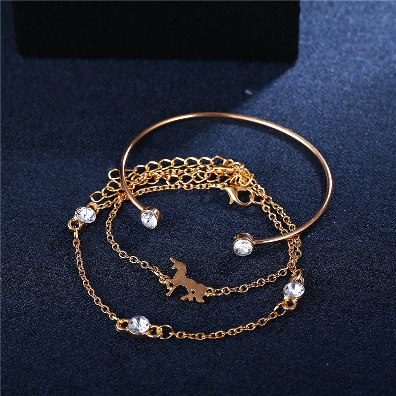 Gelang Multilayer Bahan Metal Warna Emas Aksen Kristal Gaya Retro Untuk Wanita