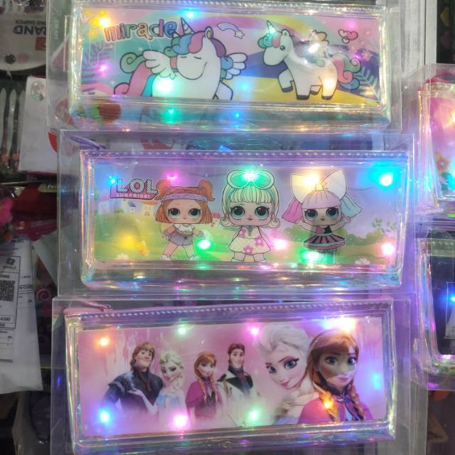 

Tempat pensil BTS dll lampu LED metalik keren