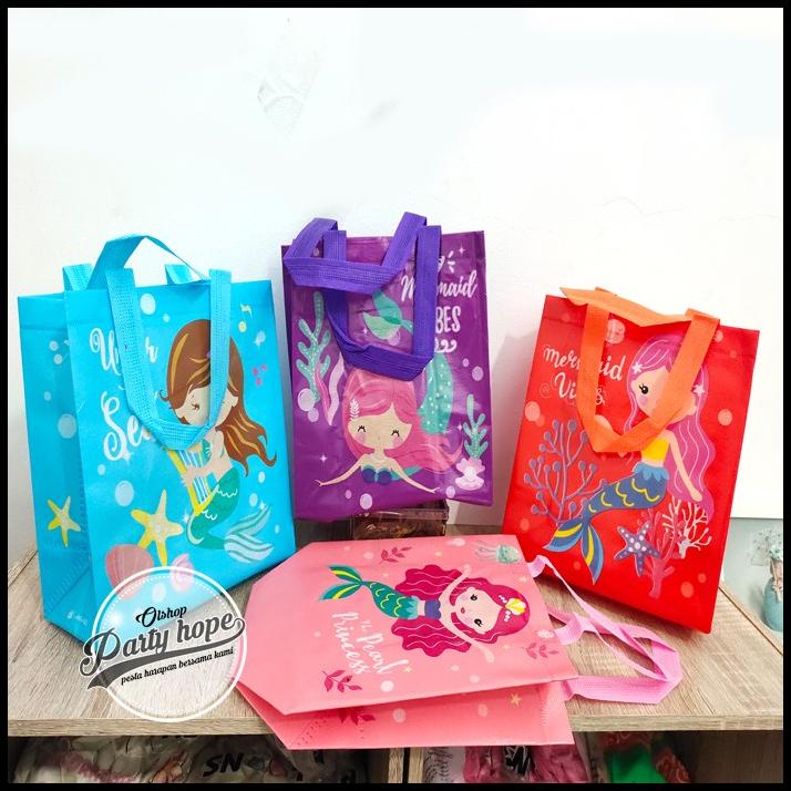 

Tas Souvenir Ulang Tahun Mermaid / Goodie Bag / Tas Ulang Tahun Size S