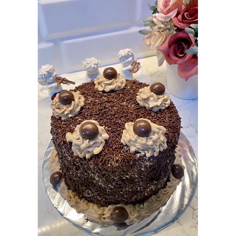 

Mocca meisses Cake (Diameter 18cm)