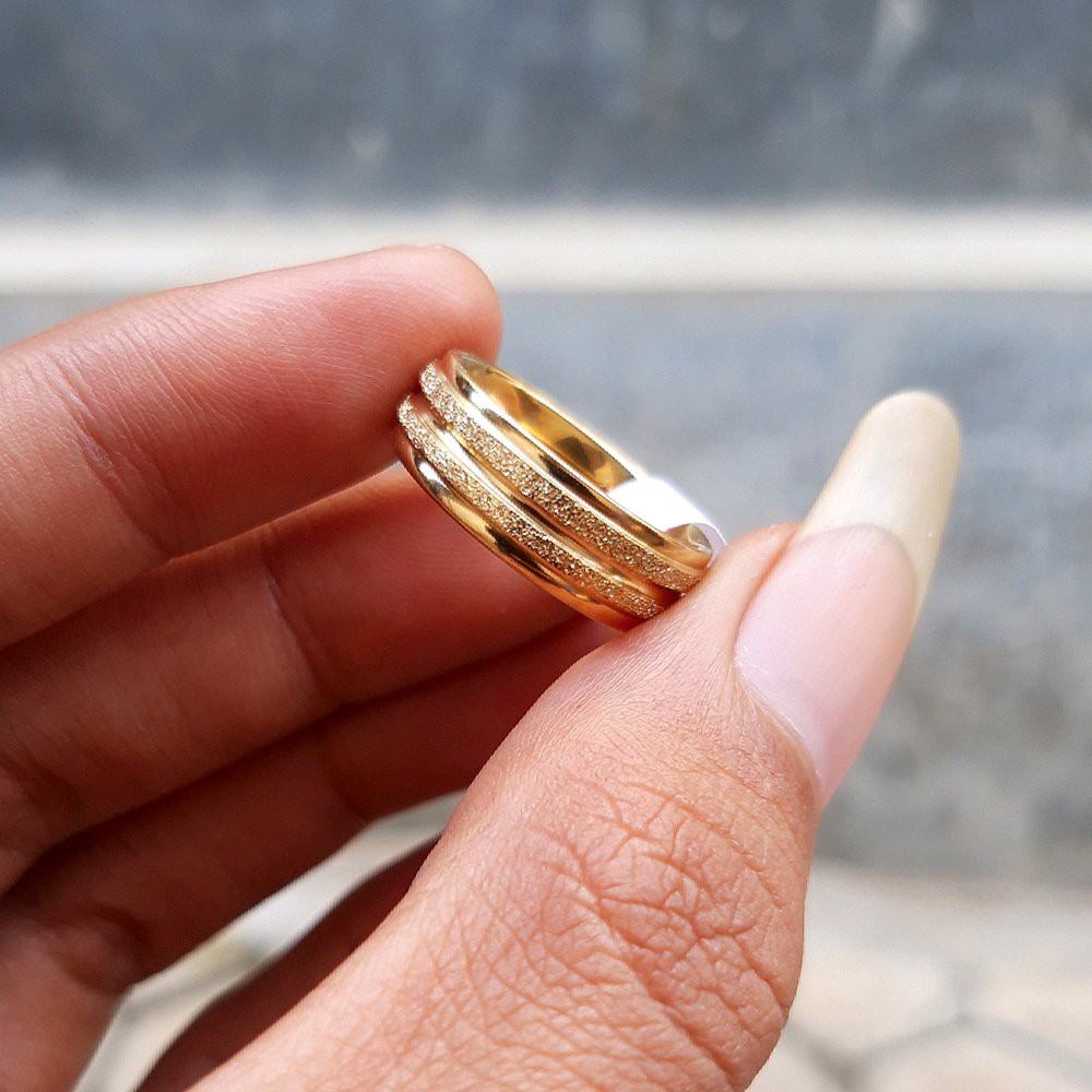 Cincin Coupel Titanium Stainless Stell GOLD ELEGANT Bc1