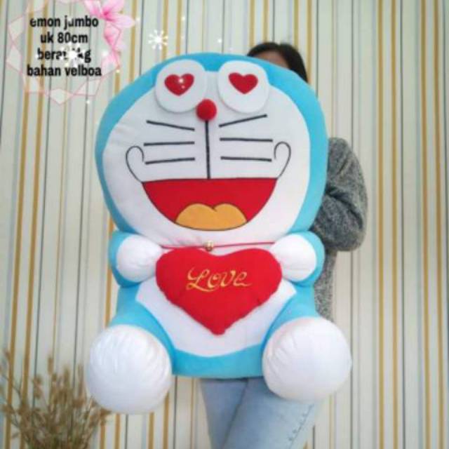 Boneka Doraemon love jumbo.