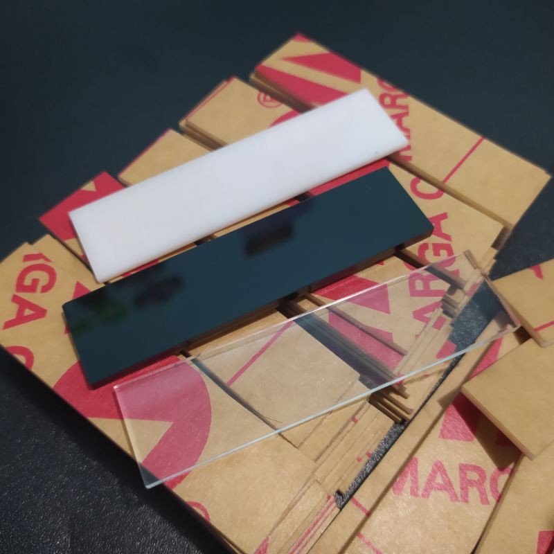 

[TERMURAH] Bahan Name Tag Akrilik 2mm / 2 x 8 cm / Presisi Rapi di cutting dengan mesin laser