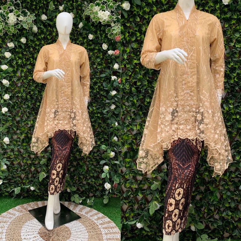 Kebaya kartini brukat tulle//kebaya floy tulle//kebaya wisuda//kebaya terbaru