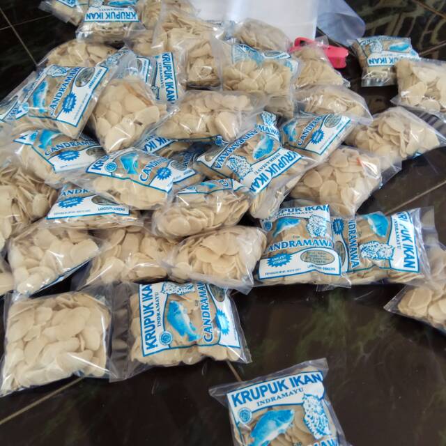 

Kerupuk ikan mentah siap goreng langsung dari pabrik penyindangan Indramayu