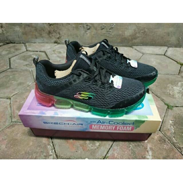 SKECHERS SKECH AIR 92
BLACK MULTI